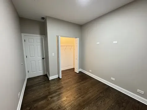 543 East 43rd Street Chicago IL 60653