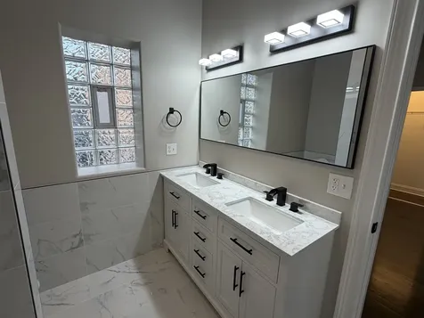 543 East 43rd Street Chicago IL 60653