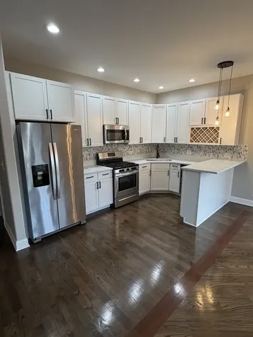 543 East 43rd Street Chicago IL 60653