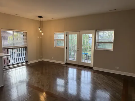543 East 43rd Street Chicago IL 60653