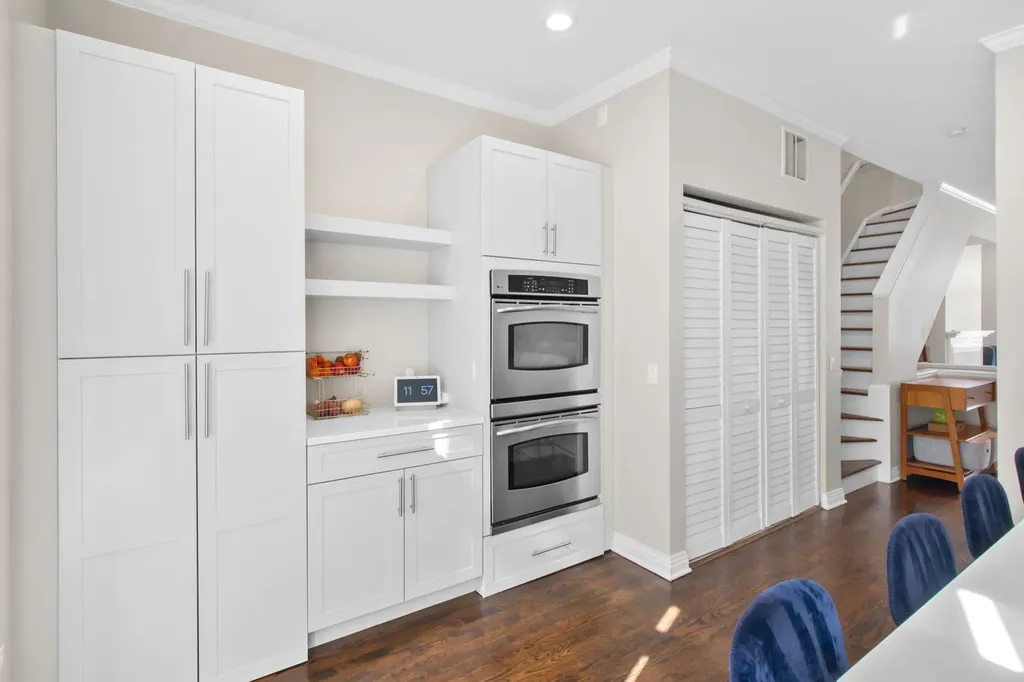 1738 South Indiana Avenue Chicago IL 60616