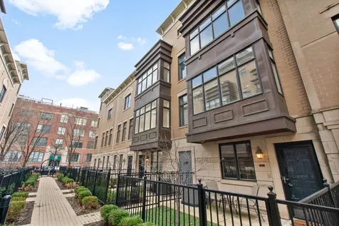 1738 South Indiana Avenue Chicago IL 60616