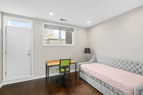 1738 South Indiana Avenue Chicago IL 60616