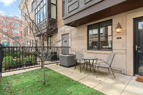 1738 South Indiana Avenue Chicago IL 60616