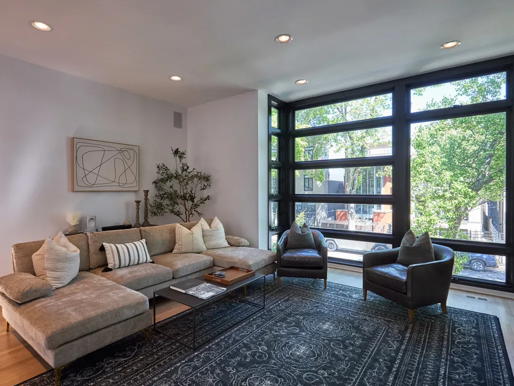 1732 North Winchester Avenue Chicago IL 60622