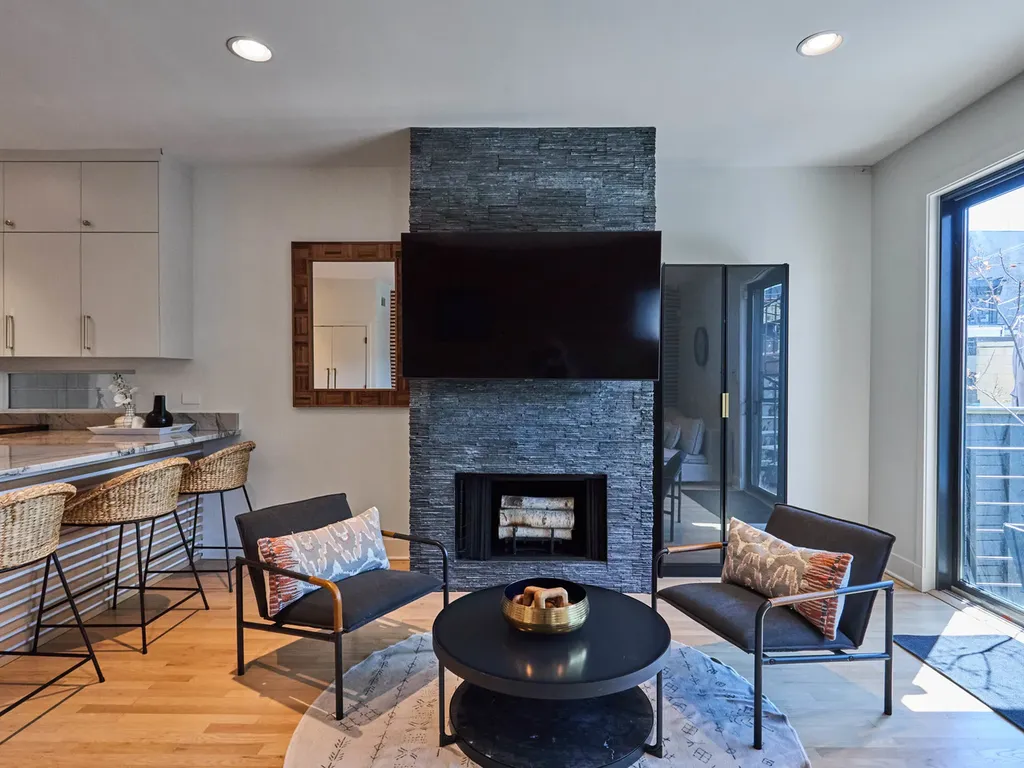 1732 North Winchester Avenue Chicago IL 60622