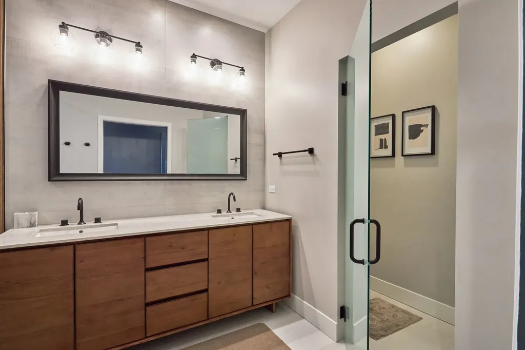 1732 North Winchester Avenue Chicago IL 60622