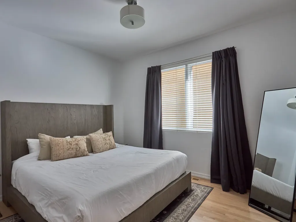 1732 North Winchester Avenue Chicago IL 60622