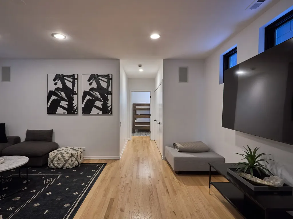 1732 North Winchester Avenue Chicago IL 60622