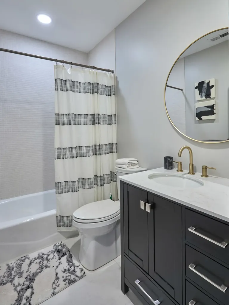 1732 North Winchester Avenue Chicago IL 60622
