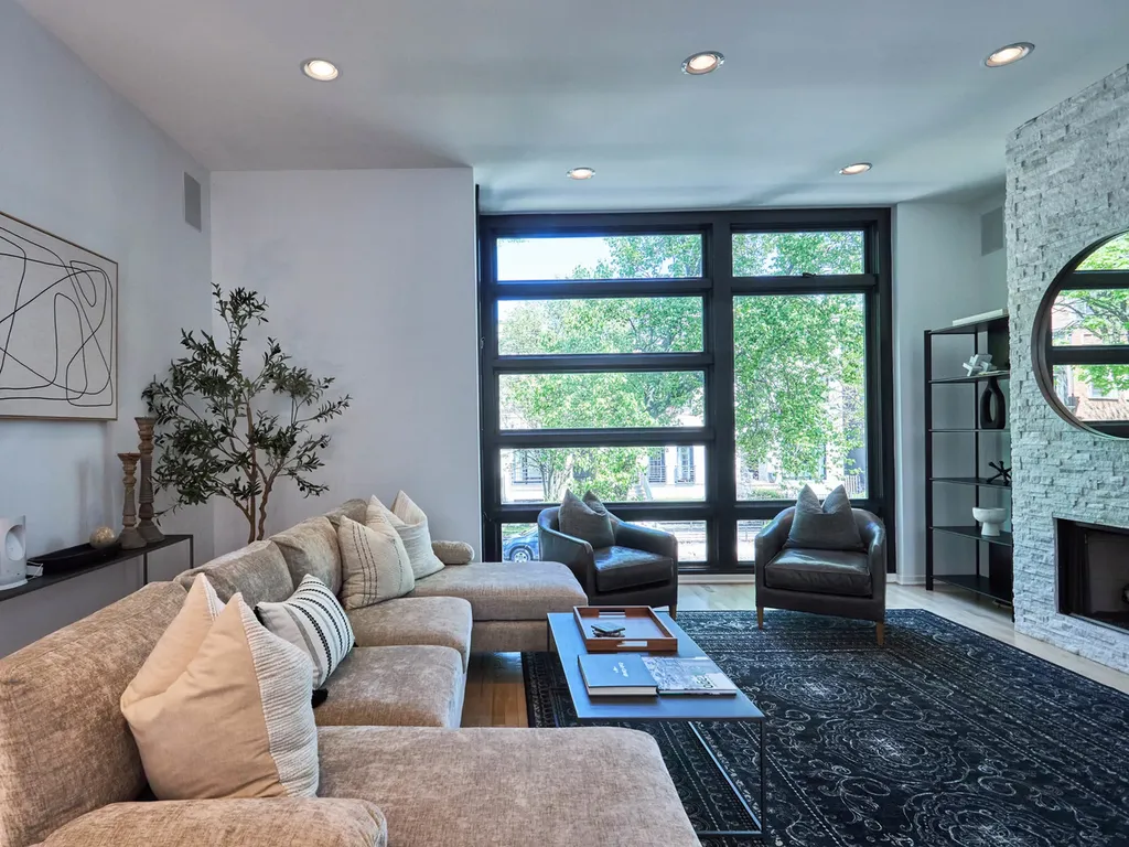 1732 North Winchester Avenue Chicago IL 60622