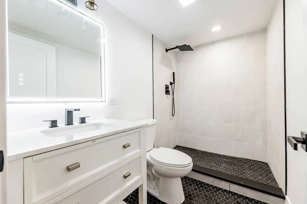 5721 South Newcastle Avenue Chicago IL 60638