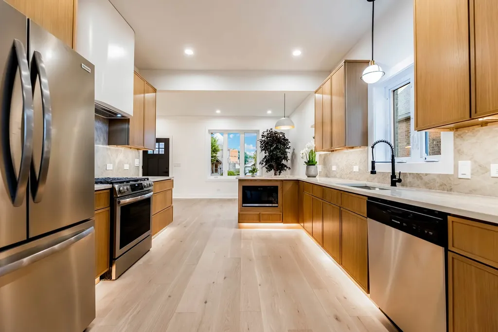 5721 South Newcastle Avenue Chicago IL 60638
