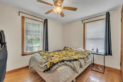 408 32ND Avenue Moline IL 61265