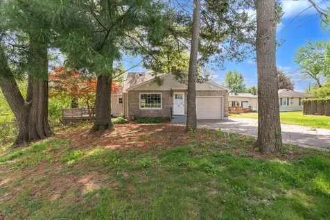 408 32ND Avenue Moline IL 61265