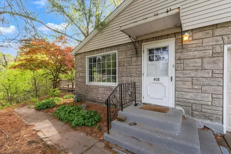 408 32ND Avenue Moline IL 61265