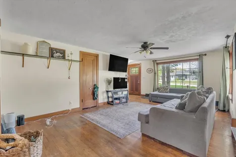 408 32ND Avenue Moline IL 61265