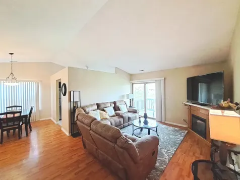 216 Stoneybrook Lane Bloomingdale IL 60108