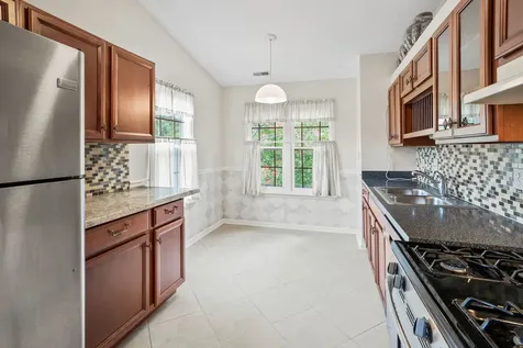 216 Stoneybrook Lane Bloomingdale IL 60108