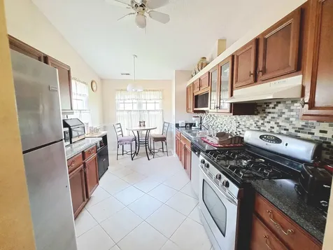 216 Stoneybrook Lane Bloomingdale IL 60108