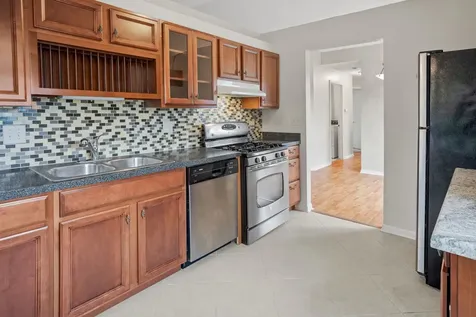216 Stoneybrook Lane Bloomingdale IL 60108