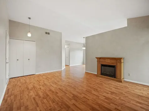 216 Stoneybrook Lane Bloomingdale IL 60108