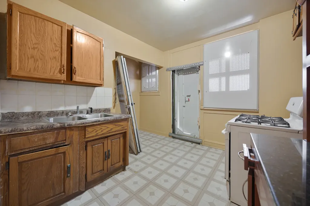 6355-57 South Francisco Avenue Chicago IL 60629