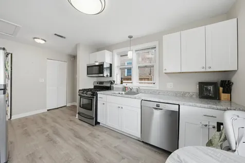 3231 West 99th Street Evergreen Park IL 60805