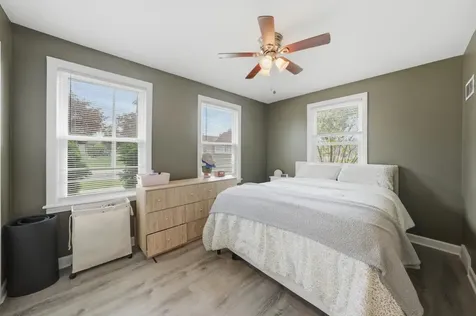 3231 West 99th Street Evergreen Park IL 60805