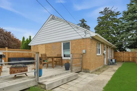 3231 West 99th Street Evergreen Park IL 60805