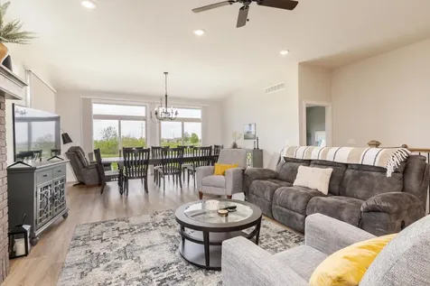 1903 Dunraven Road Bloomington IL 61704