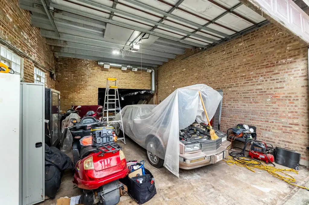 4436 West Madison Street Chicago IL 60624