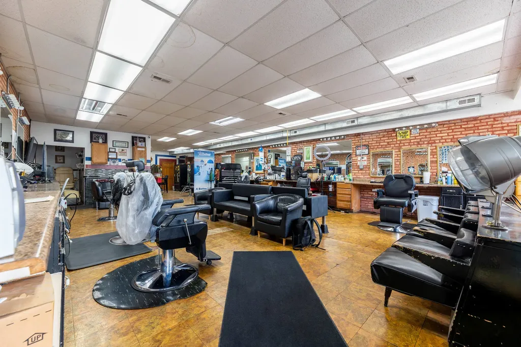 4436 West Madison Street Chicago IL 60624