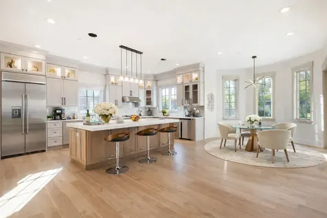 1921 Beechnut Road Northbrook IL 60062