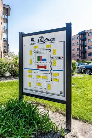 9375 Landings Lane Des Plaines IL 60016