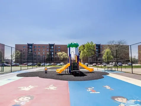 9375 Landings Lane Des Plaines IL 60016