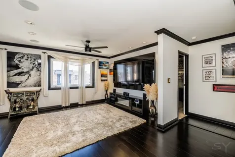 9375 Landings Lane Des Plaines IL 60016