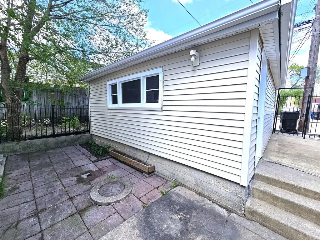 3088 South Lyman Street Chicago IL 60608
