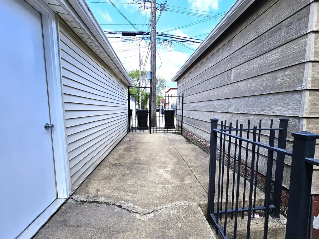 3088 South Lyman Street Chicago IL 60608