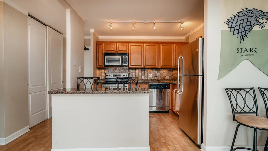 3930 North Pine Grove Avenue Chicago IL 60613
