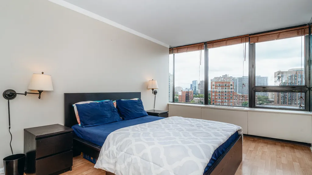 3930 North Pine Grove Avenue Chicago IL 60613
