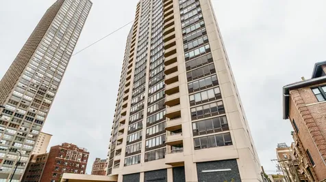 3930 North Pine Grove Avenue Chicago IL 60613