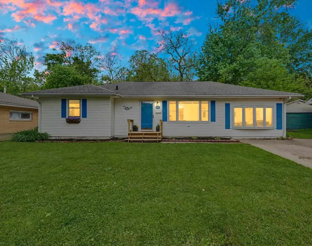 1916 Edison Street Danville IL 61832