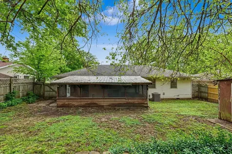 1916 Edison Street Danville IL 61832
