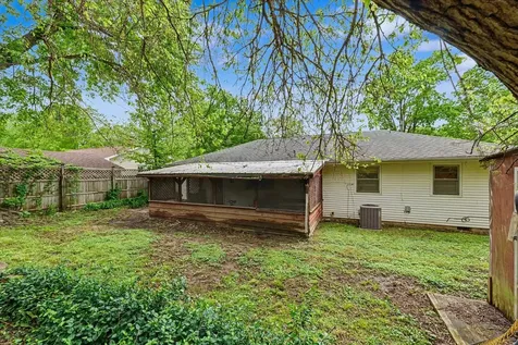 1916 Edison Street Danville IL 61832