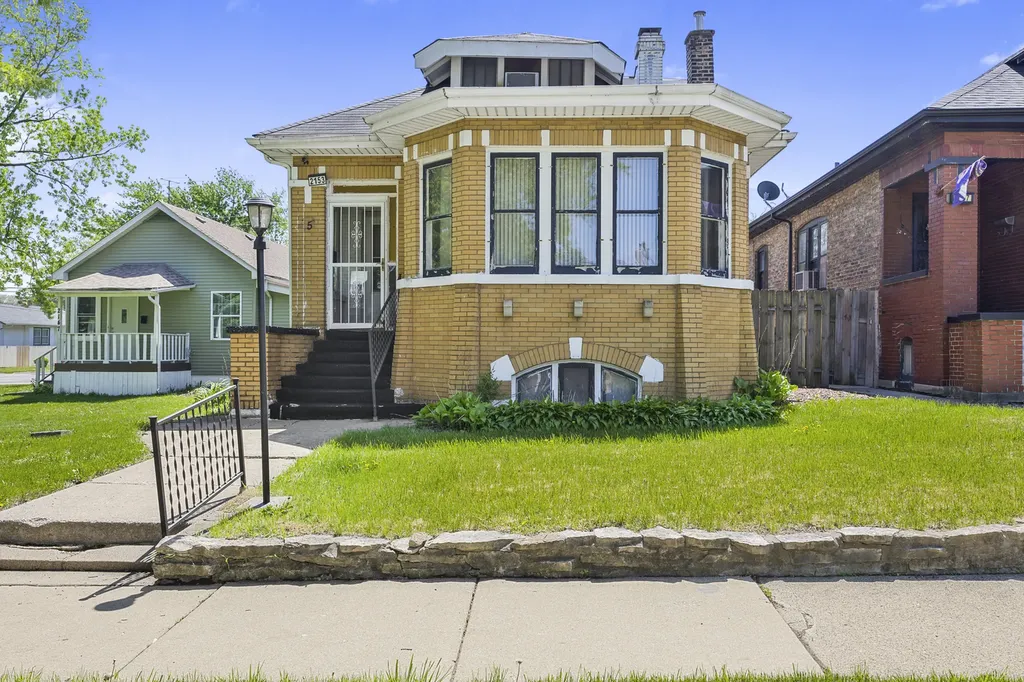 2153 121ST Place Blue Island IL 60406