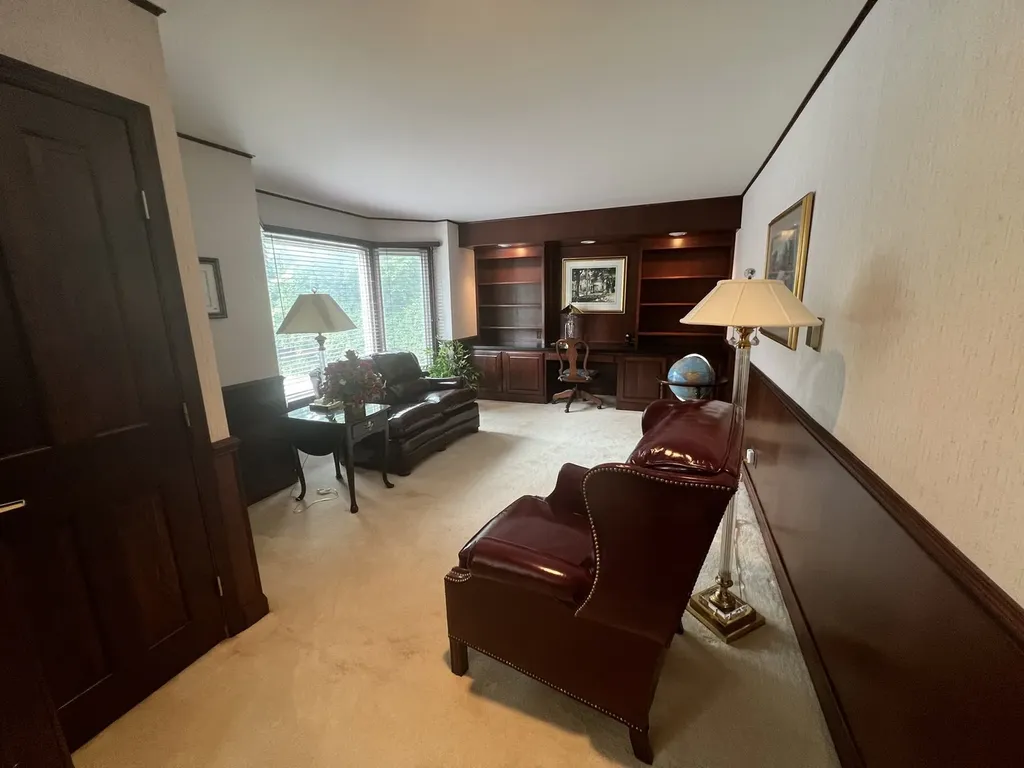 500 Thames Parkway Park Ridge IL 60068
