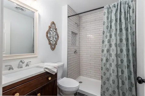 444 1ST Avenue Ottawa IL 61350