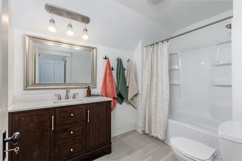 444 1ST Avenue Ottawa IL 61350