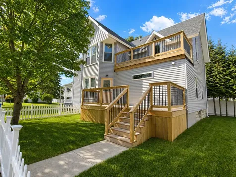 444 1ST Avenue Ottawa IL 61350